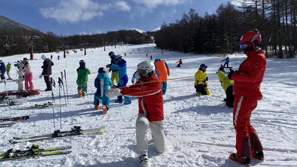 雪上ワークショップ、湯の丸スキー場、上下の動作、前後の重心移動エクササイズ