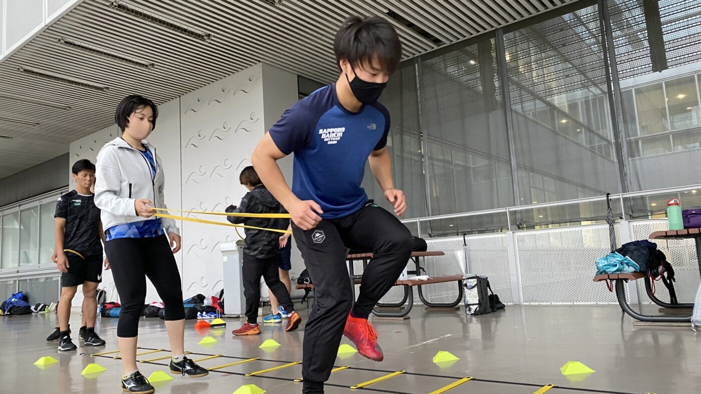 活動レポ:日本体育大学スキー部・トレーニングサポート2021 #5 @深沢 4 日本体育大学スキー部、トレーニングサポート、片脚支持バランス