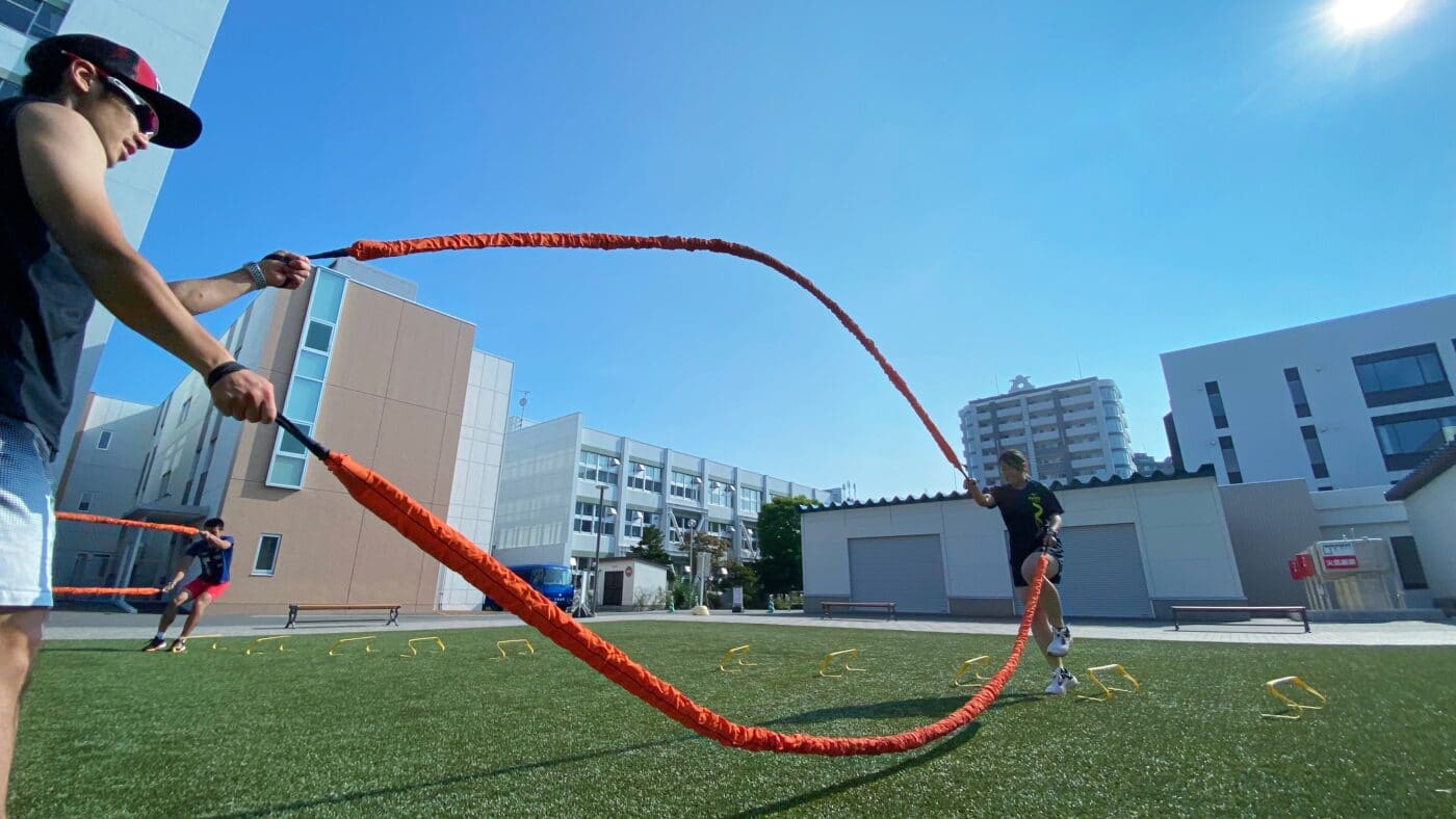 北海学園札幌高校スキー部、STROOPS、