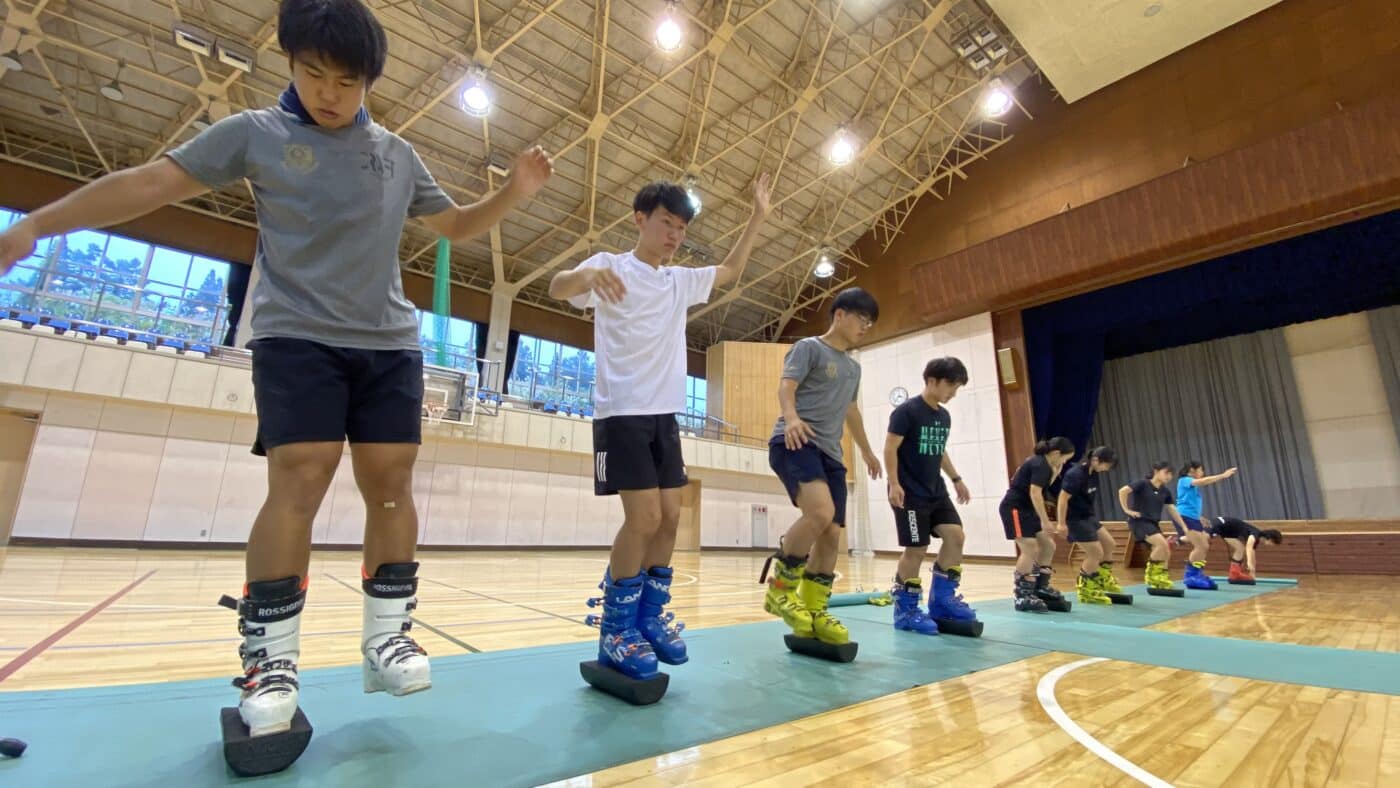 関根学園高校スキー部、スキーオフトレ、ファンクショナルトレーニング、フィールドトレーニング