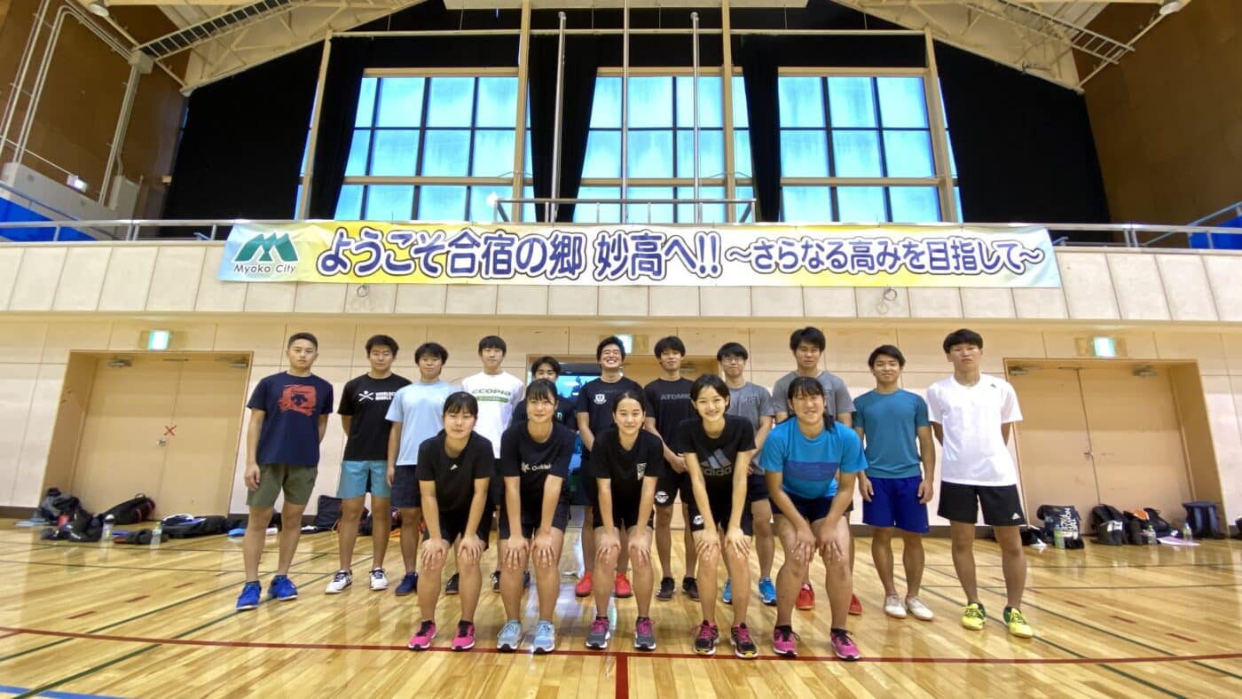 関根学園高校スキー部、スキーオフトレ、ファンクショナルトレーニング、集合写真