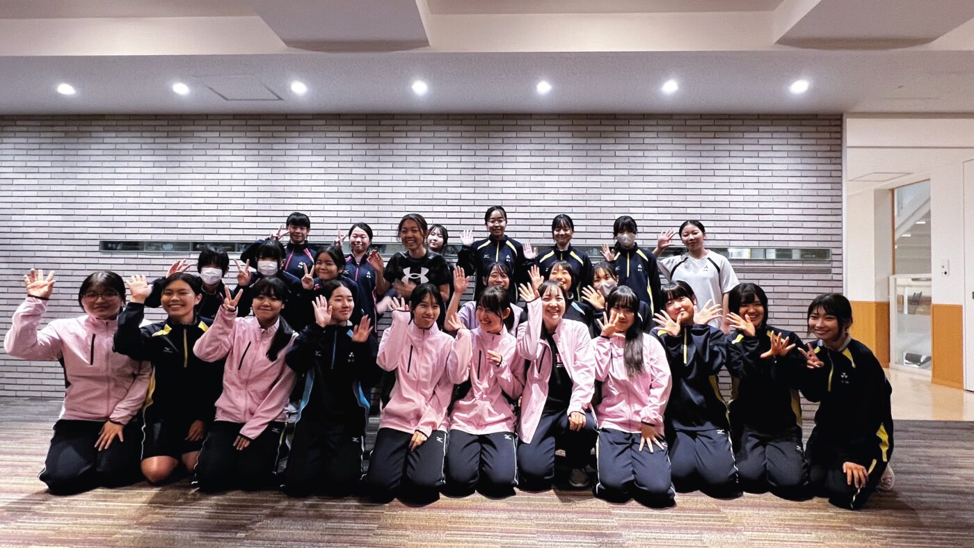【サポートチーム情報】同志社女子高校スキー部、2024年京都府高等学校スキー大会で女子総合優勝! 1 同志社女子高校スキー部、集合写真
