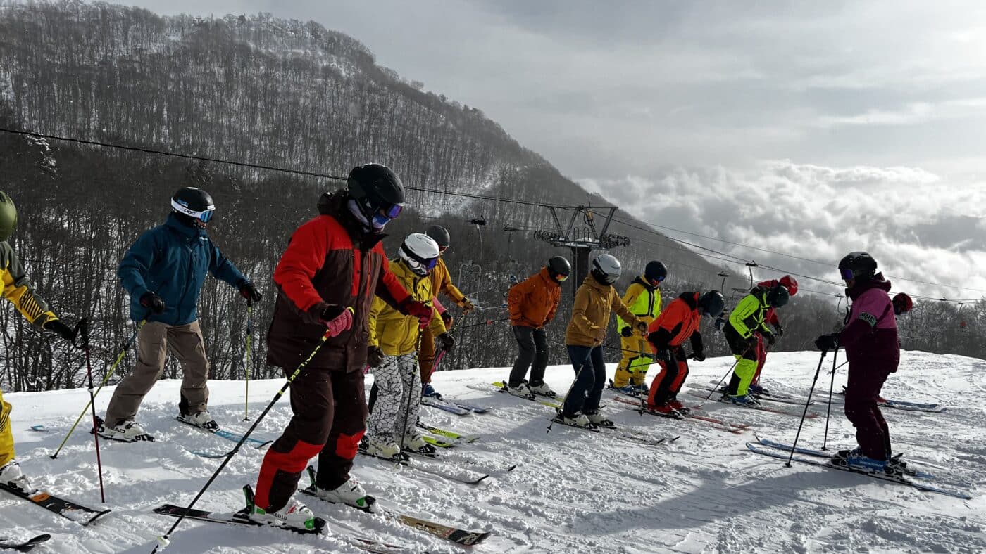 雪上トレーニング、スキーワークショップ、レッスン風景2